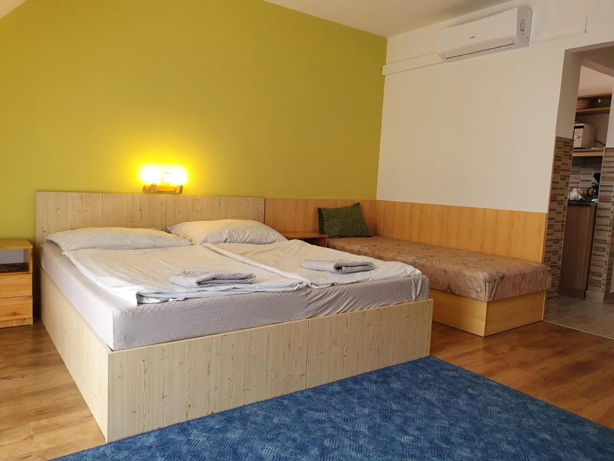 Laguna Apartmanház Hévíz Esterno foto